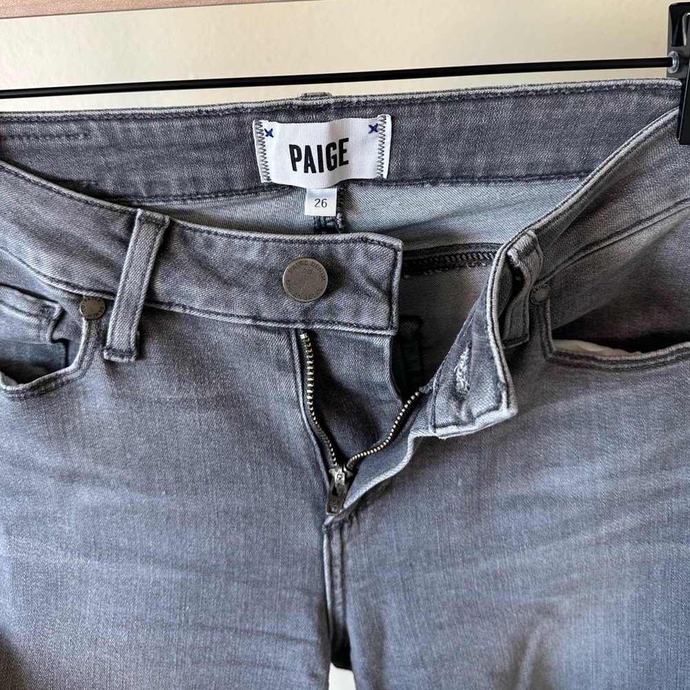 PAIGE Denim Verdugo Ultra Skinny Jeans in Silvie (Gray) Size 26 - Picture 3 of 12